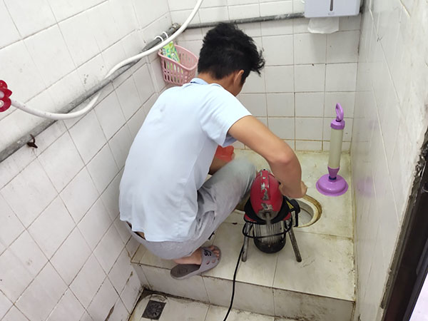 永济肥皂掉到马桶里把马桶堵住了怎么办？马桶堵住了怎么办